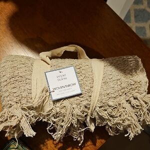 NWT Room 2 RooM Textured Cream Throw Blanket WOVEN tassels Gift Home Decor